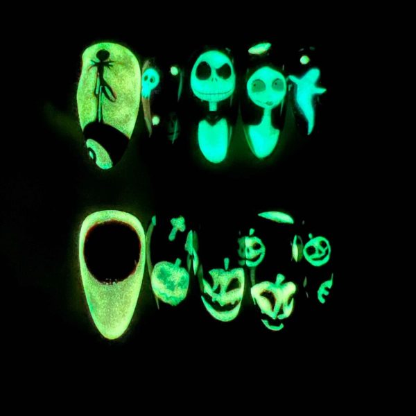 2022 Halloween nail design, glowing jack and sally